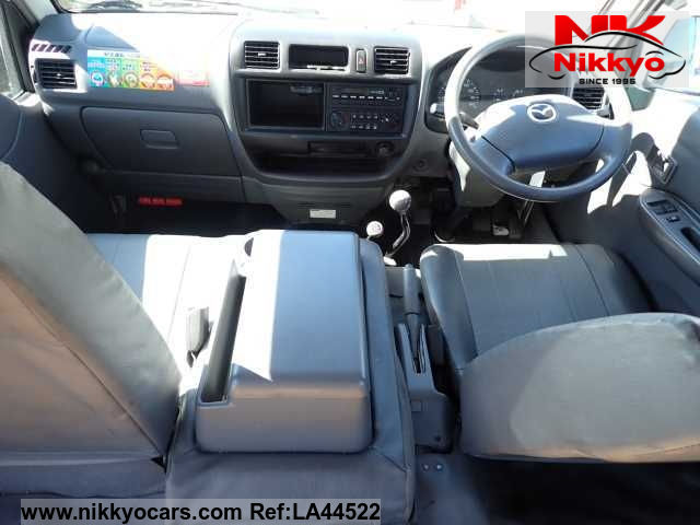 逆輸入 VAN/SKP2M BONGO MAZDA used Import 2016 LA44522 | sale for ピンズ・ピンバッジ・缶バッジ
